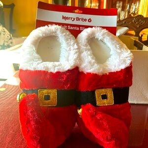 NWT adult Santa slippers  size 7-8